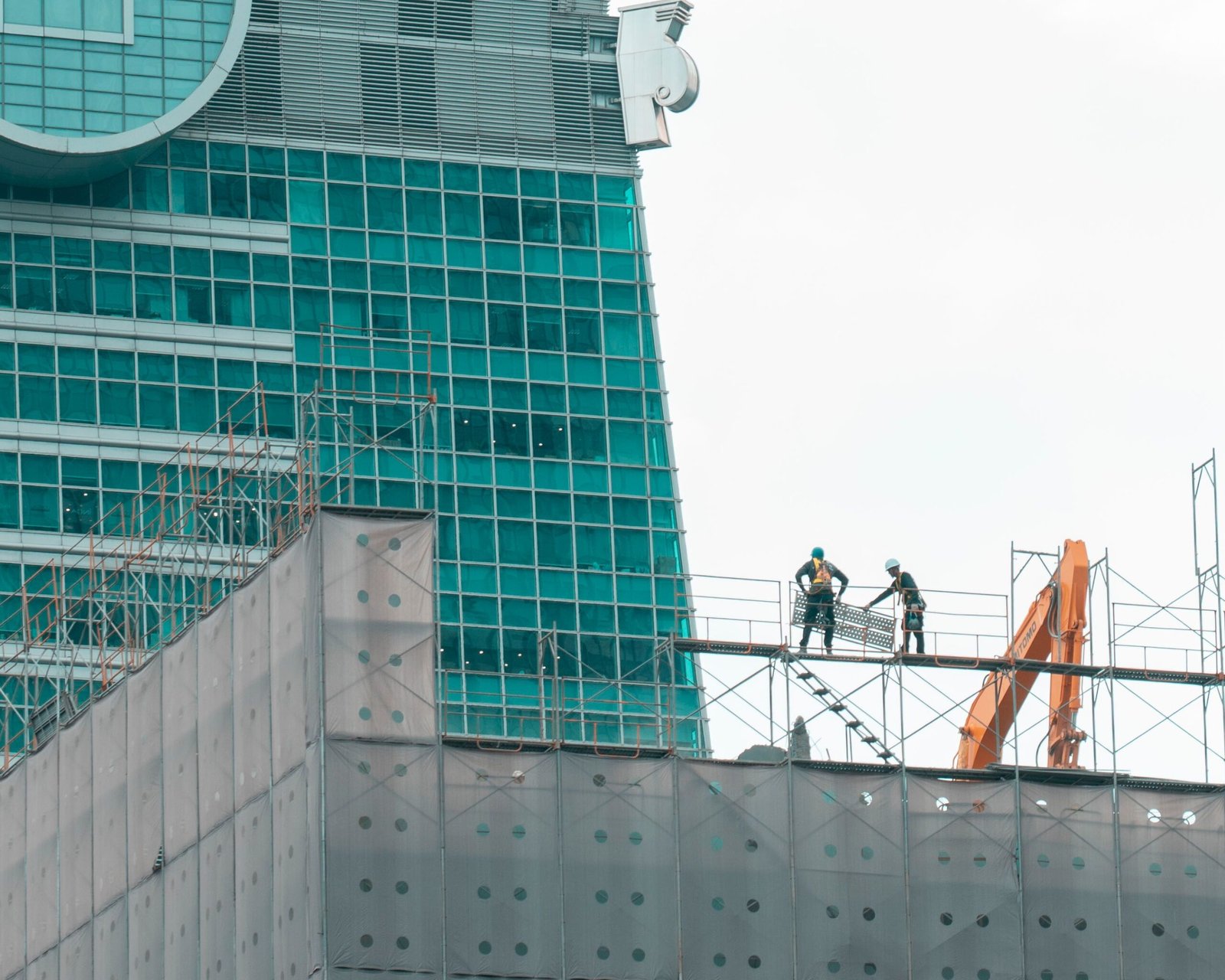 La plateforme individuelle roulante : les critères pour choisir l’équipement idéal sur vos chantiers avec La Provençale d’Échafaudages